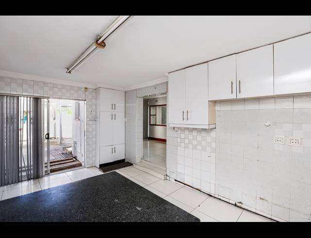 5 BEDROOM FREEHOLD FOR SALE IN SYDENHAM